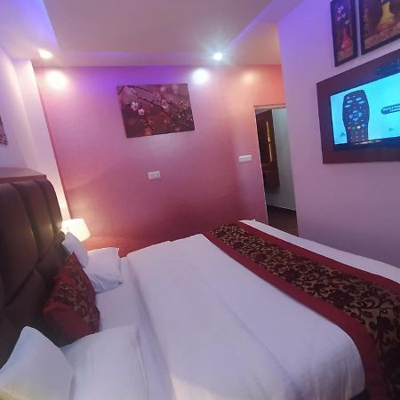 Deluxe Homestay Apartments With Kitchen In Shimla Eksteriør billede