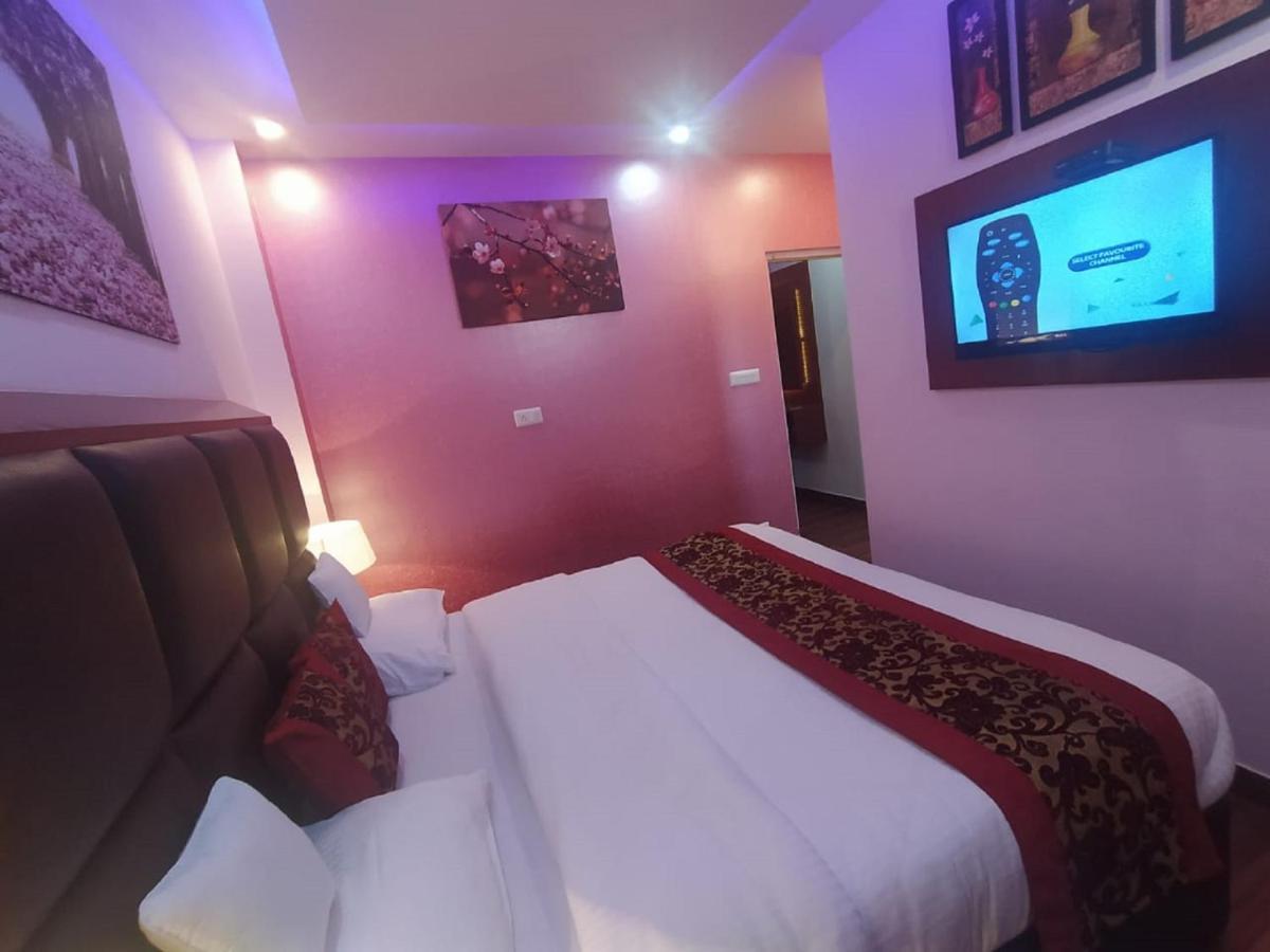Deluxe Homestay Apartments With Kitchen In Shimla Eksteriør billede